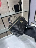 22A new rectangular box sheepskin series, portable diagonal bag, AP2846Y9700 - Image 7