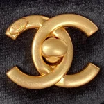 AS3450 Handbag with Diamond Chain Size: 20cm - Image 7