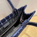 Book Tote Series Size: 41.5cm 36cm - Image 8