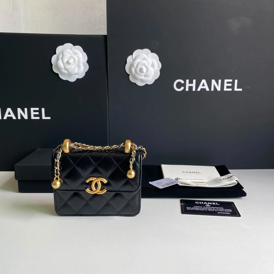 id1b2022e8f228c043517c25223e1ac65.webp Calfskin Size: 12cmx9cm Ident No.: 2290 - Image 1