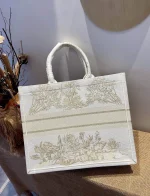 Book Tote Collection Size: 41.5cm 36cm 22cm - Image 7