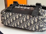 Explorer Handbag Size: 31 x 21 x 8 cm - Image 9