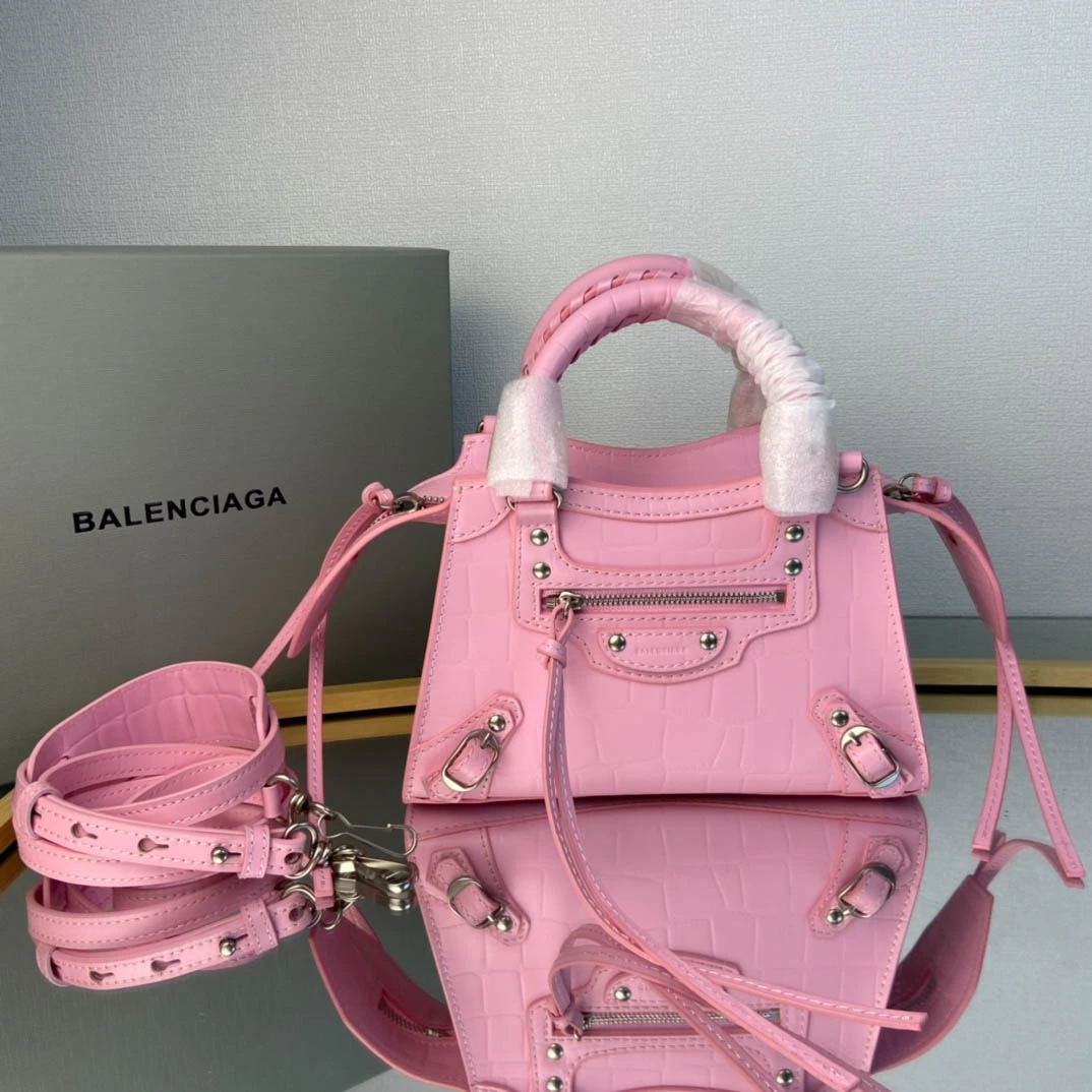 id70bbe1f3e018ac5323373108aa4ae52.webp Balenciag* Neo Classic biker bag Size: 16.5*22*9*14.5cm - Image 1