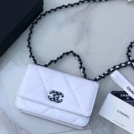 Brand: Chanel Model: 0957 Size: 19cmX11.5cmX7cm