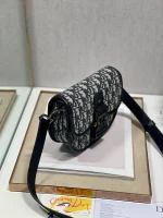 Gallop Messenger Bag Size: 20.5 x 16 x 5 cm Model: 033D - Image 9