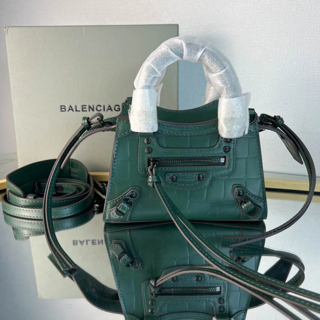 idc661922ddcca07b5873b476cefd1865.webp Balenciag* Neo Classic Casual Bag Size: 18cm - Image 1