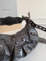 Balenciag Le Cagole Crossbody Bag Size: 33*16cm*8cm - Image 9
