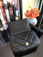 Chane Model: 2930# One shoulder can be worn crossbody Size: 18X6X14cm - Image 9