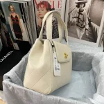 Chane Handbag Size: 23 29 9cm Style: AS2457 - Image 9