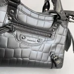 Balenciag Neo Classic Motorcycle Bag Size: 1992 Size: 16.5*22*9*14.5cm - Image 8