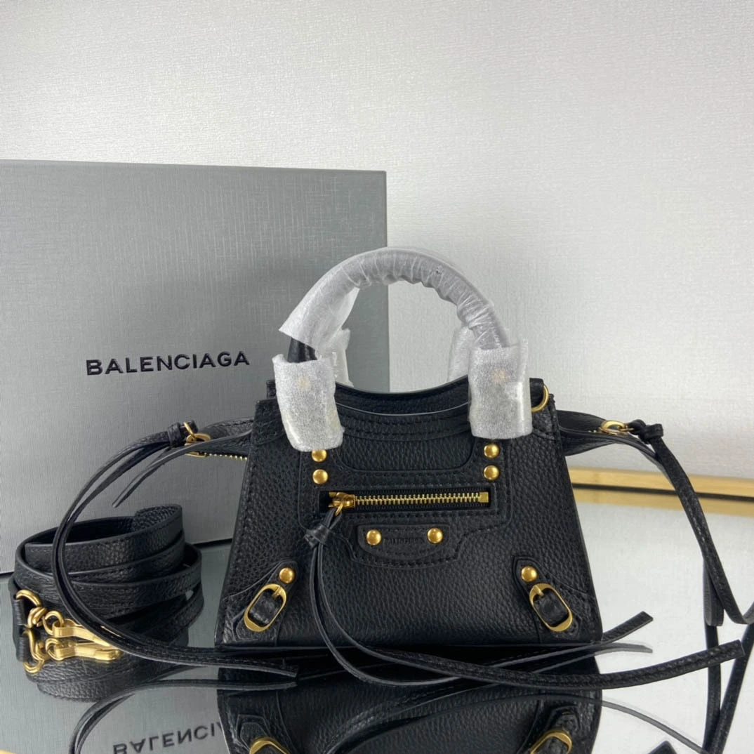 ie56049b53b5eea4ba6fe5d150cf18032.webp Balenciag* Neo Classic Casual Bag Size: 18cm - Image 1