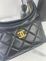 Chain underarm bag Model: size: 22X22X8cm - Image 9