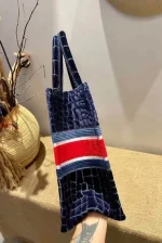 Book Tote Series Size: 41.5cm 36cm - Image 9