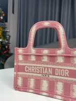 Book Tote handbag size: 22.5 x 24 x 8 cm - Image 8