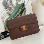 Can be one-shoulder, cross-body, handbag Size: 30.21.8cm