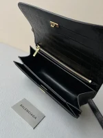 Gossip bag crossbody size: 23.5×12.4×10.4cm - Image 9