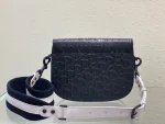 Bobby Clutch Size: 22cm - Image 9