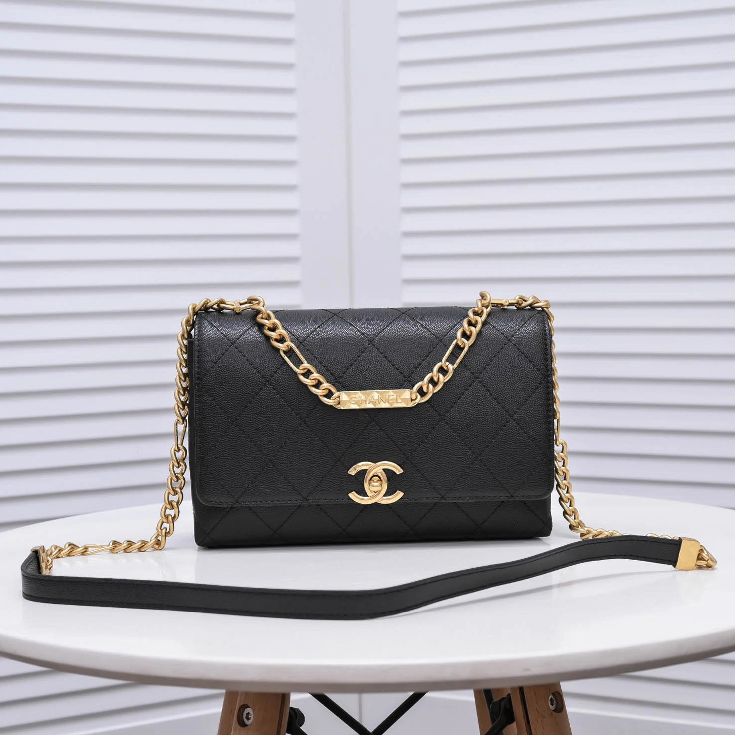 if6a428261f159f5359e7ebeab9448147.webp Chane Model: AS2764 Model: 9063 Size: 24 *14 *6cm - Image 1