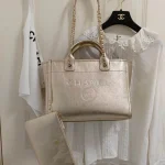 Beach bag size: 32cm