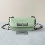 Crossbody Bag Size: 19✖️10✖️7cm