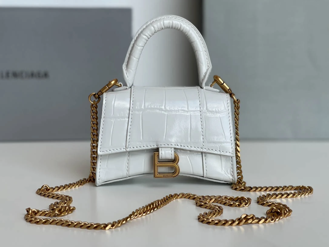ifb8797ec8d0702c4b925c61864b40e16.webp Balenciaga hourglass bag Model: 169 Size: 12104.5cm - Image 1